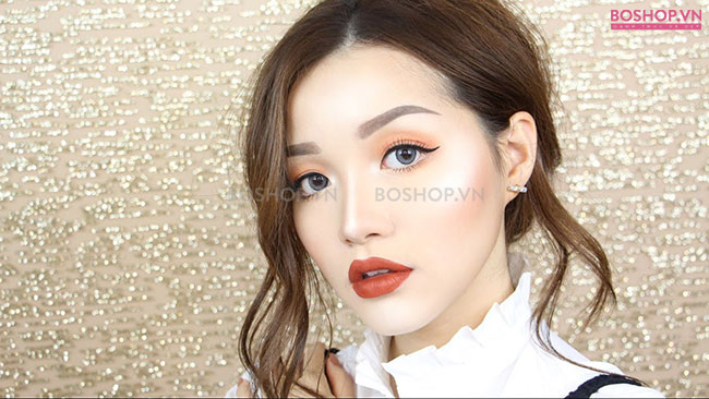 Phấn nước che khuyết điểm cực tốt, tạo nên lớp trang điểm hoàn hảo mềm mịn