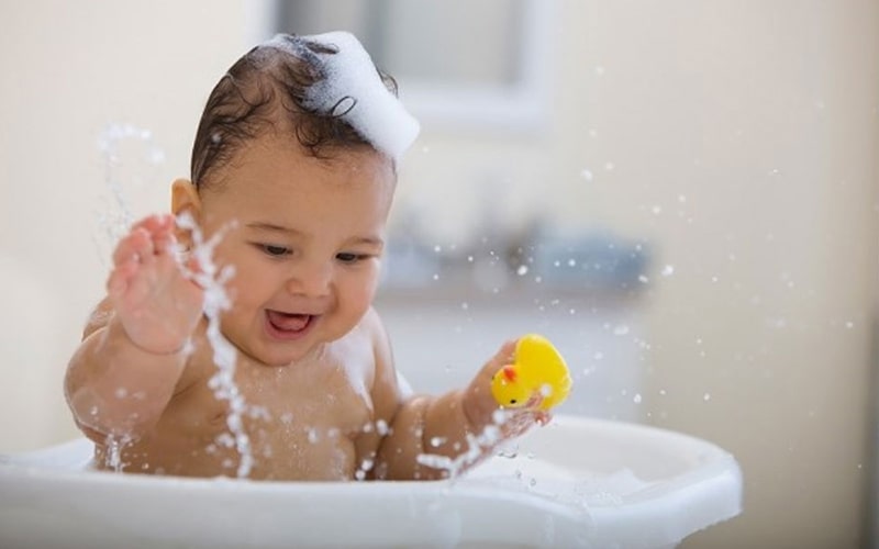 Sữa tắm diệt khuẩn, trị ghẻ, rôm sẩy, mẫn ngứa thường gặp ở trẻ nhỏ