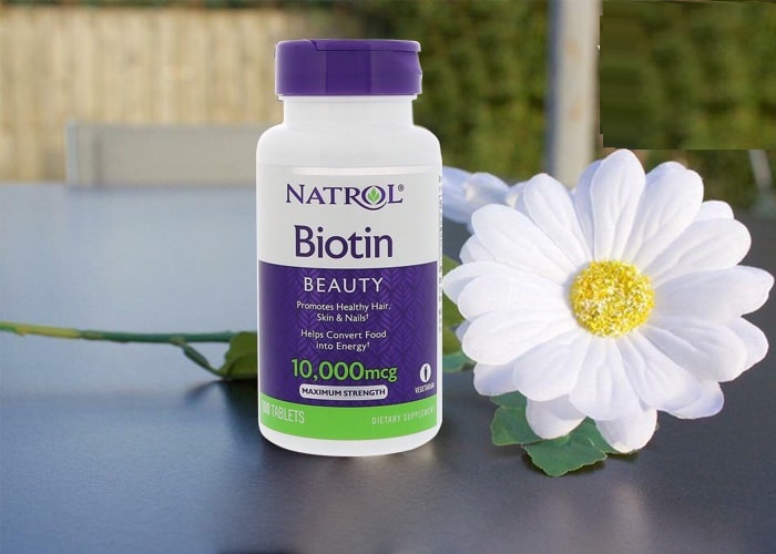 Viên Uống Ngăn Rụng Và Kích Mọc Tóc Natrol Biotin 10000mcg cung cấp Biotin giúp kích thích mọc tóc, ngăn rụng tóc.