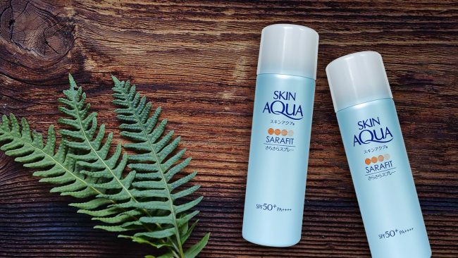 Xịt chống nắng Skin Aqua Sarafit SPF 50+ PA++++ giúp chống nắng, giữ ẩm da, giảm lão hóa, nuôi dưỡng da