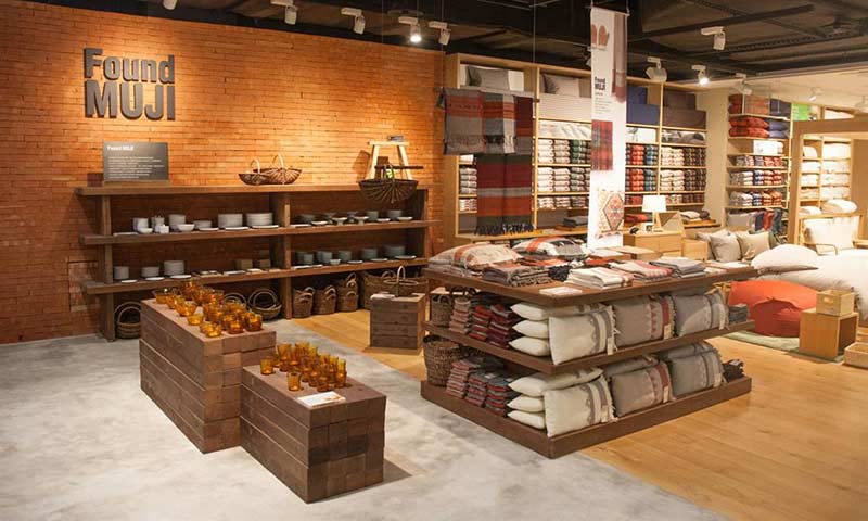 Cận cảnh một store đa mặt hàng của thương hiệu nổi tiếng Muji - Nhật Bản