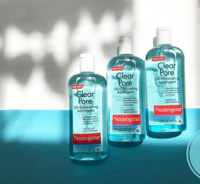 Nước hoa hồng Neutrogena Clear Pore Oil Eliminating Astringent 236ml thích hợp với da dầu, da hỗn hợp