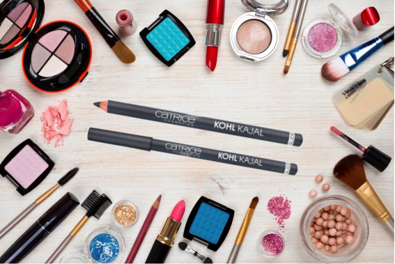 Chì kẻ mắt Catrice Kohl Kajal 010 Ultra Black