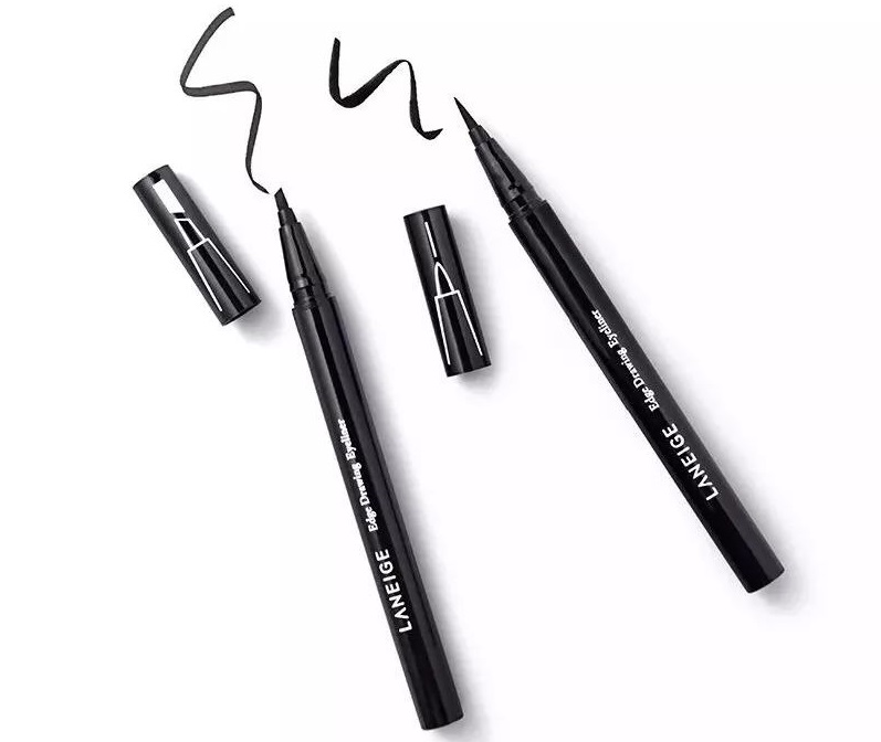 Kẻ mắt Laneige Edge Drawing Eyeliner Pen Deep Black giúp tạo nét cho đôi mắt thêm phần thu hút