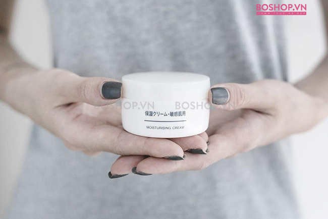 Muji Moisturising Cream sẽ cung cấp đủ độ ẩm và bảo vệ da hiệu quả