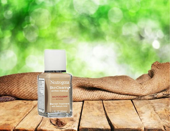 Kem nền Neutrogena Skin Clearing Oil-Free Makeup #30