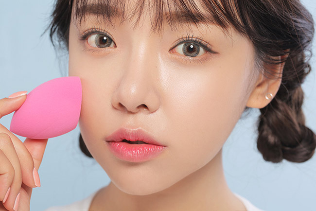 Chất kem mỏng nhẹ, che khuyết điểm hoàn hảo