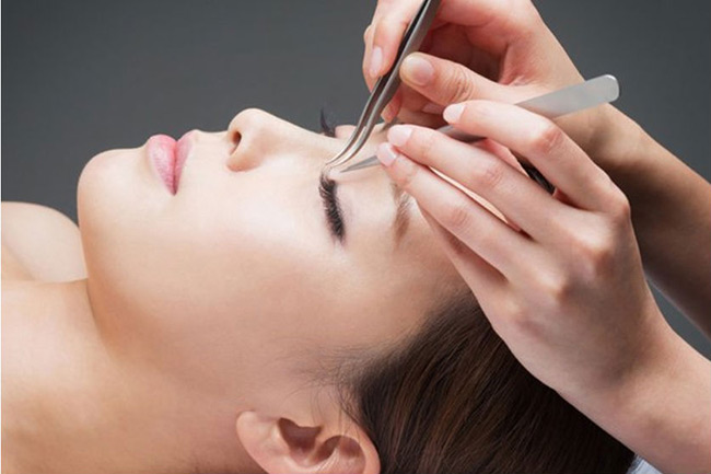 Thiết kế vừa tay cầm, trọng lượng nhẹ