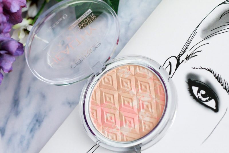 Phấn phủ Catrice Healthy Look Mattifying Powder bảo vệ làn da bạn hiệu quả dưới tác động của ánh nắng mặt trời