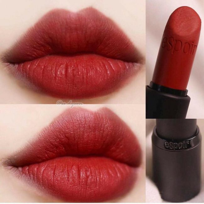 Son lì vô cùng mềm mịn kết thúc với lớp satin mờ