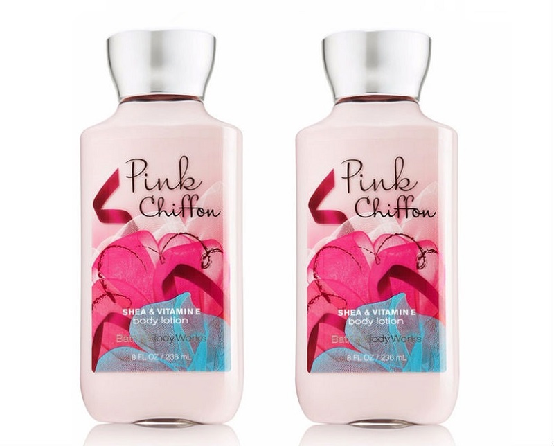 Sữa dưỡng thể Bath & Body Works Pink Chiffon 236ml dưỡng ẩm da