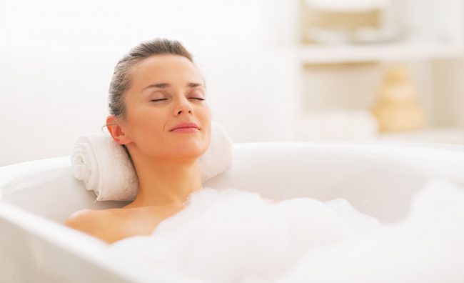 Sữa tắm nhẹ nhàng làm sạch và xoa dịu làn da của bạn