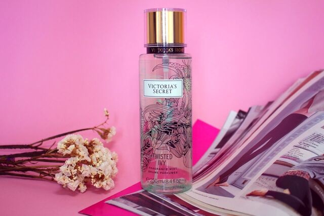 Xịt thơm body Victoria's Secret Twisted Ivy 250ml 