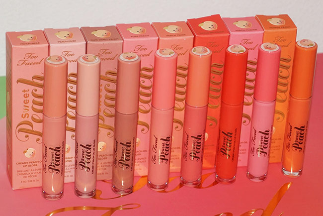 Son bóng Too Faced Sweet Peach Creamy Lip Gloss màu cam đào tự nhiên nổi bật