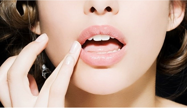 Son dưỡng mang lại đôi môi mềm mịn, căng tràn sức sống