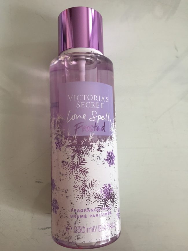 Xịt thơm Body Victoria’s Secret Love Spell Frosted 250ml