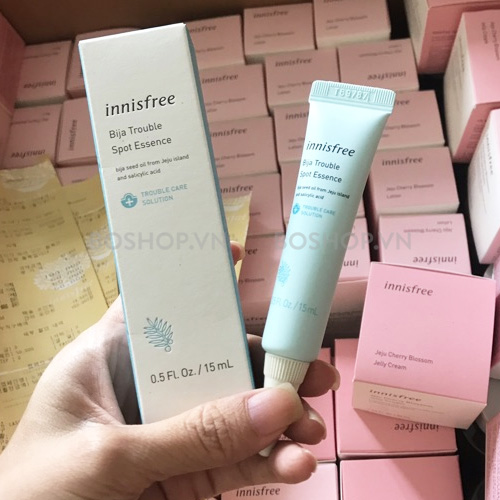 Innisfree Bija Trouble Spot Essence phiên bản 2019 có bao bì thiết kế dạng tuýp nhỏ xinh và xanh mắt như xưa